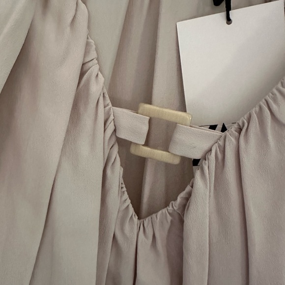 Zara light gray deep v detail top size L, NWT - Picture 3 of 9